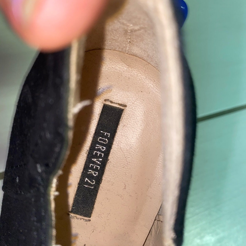 Heels - Picture 3 of 4